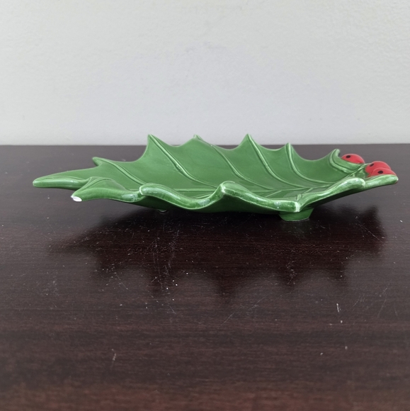 Ceramic Holly Leaf Christmas Dish With Berries Vintage Christmas Green & Red 70s - Picture 6 of 9